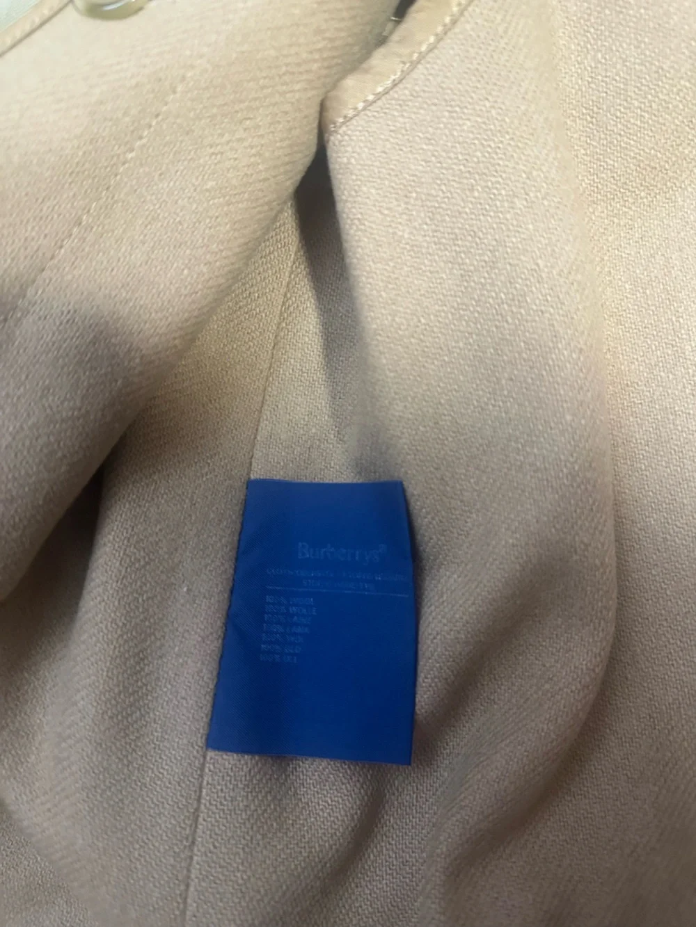 Burberry Beige Men’s Trench Coat with Branded Label Size 40 Regular